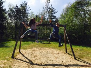Springen van de schommel